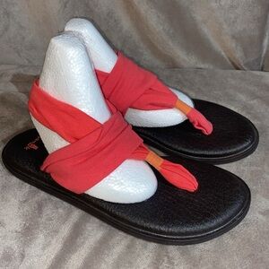 SNAUK YOGA SLING 2 women’s size 9